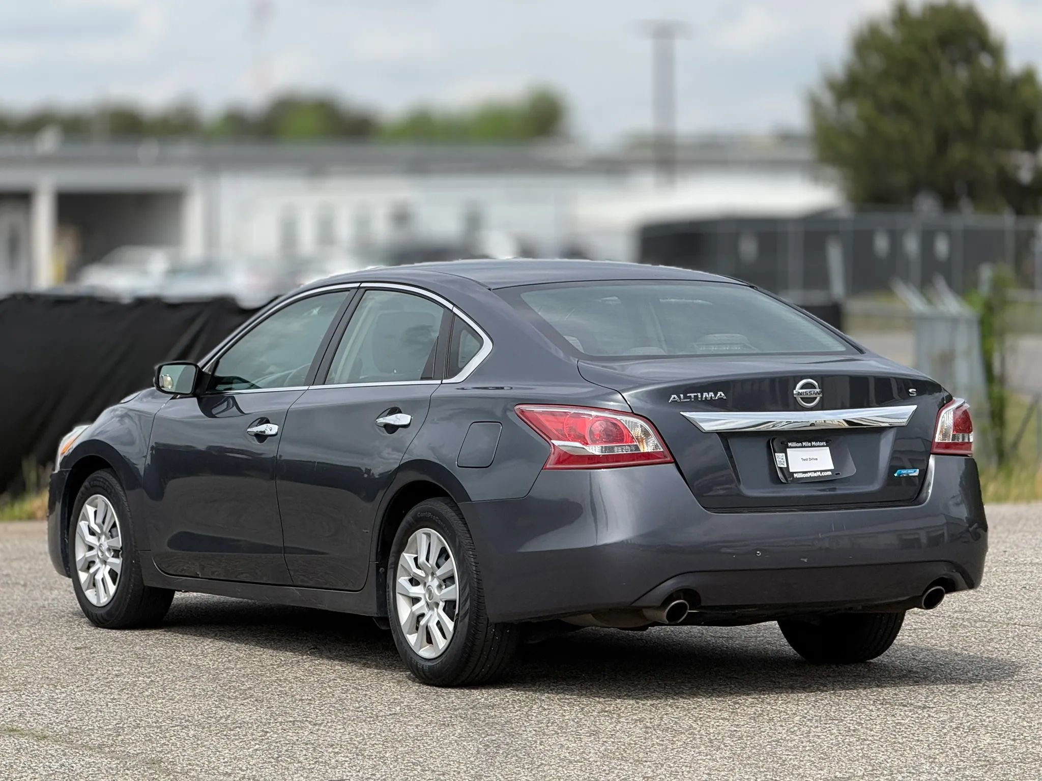 Used 2013 Nissan Altima 2.5 S FWD image 10