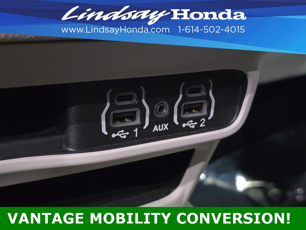 Used 2022 Chrysler Voyager LX image 18