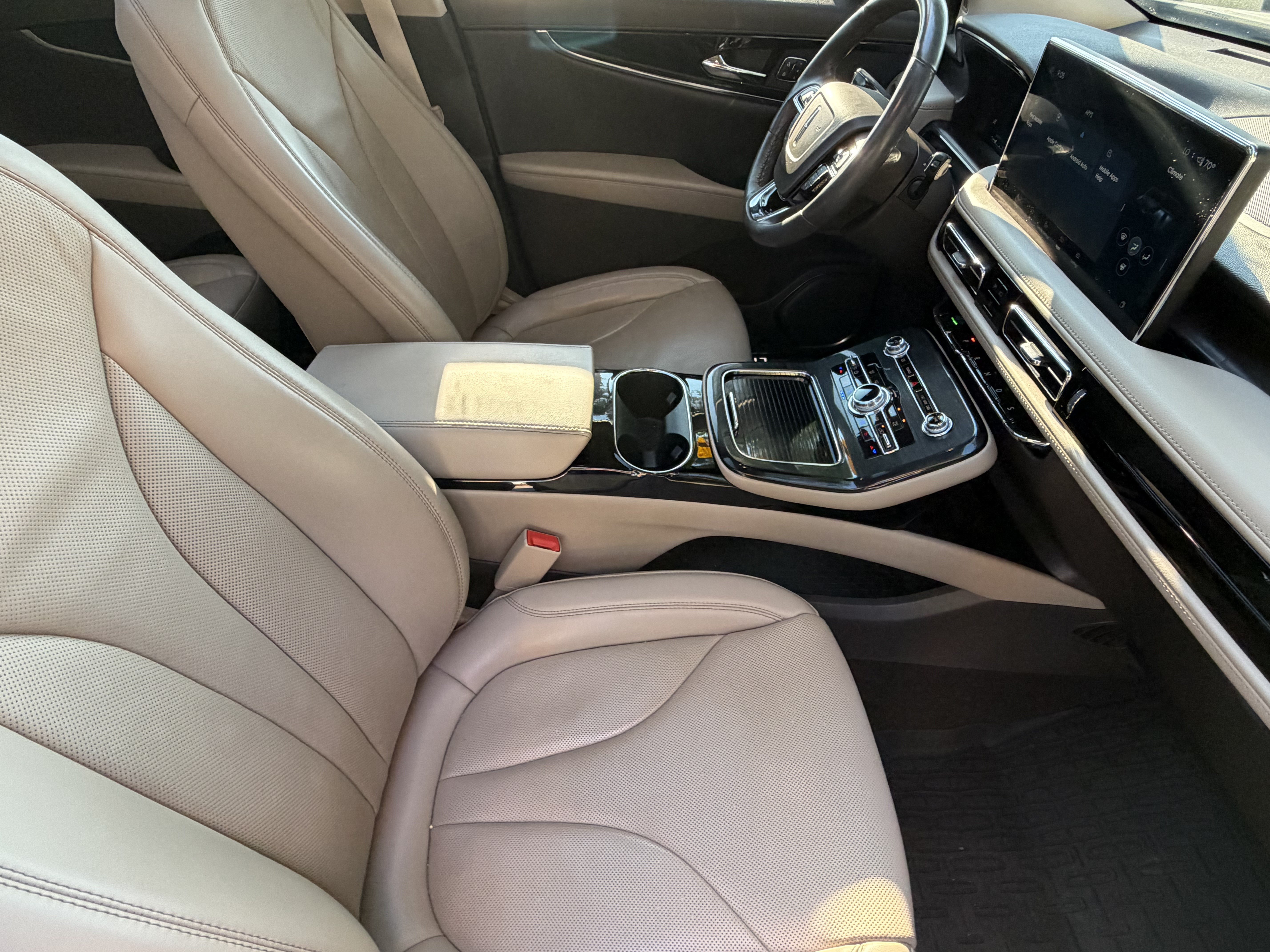 Used 2023 Lincoln Nautilus Reserve FWD image 43