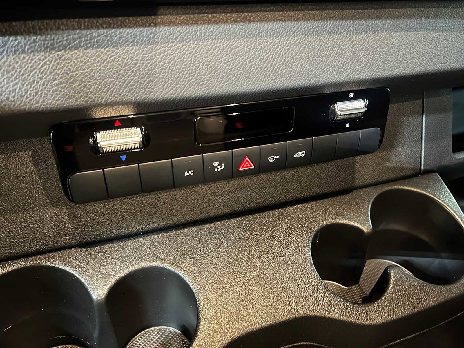 Used 2025 Mercedes-Benz Sprinter 2500 image 32