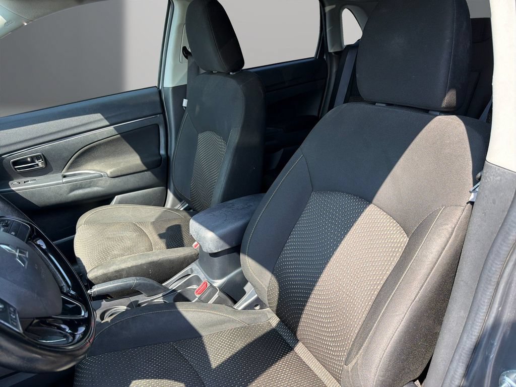 Used 2016 Mitsubishi Outlander Sport SE FWD image 13