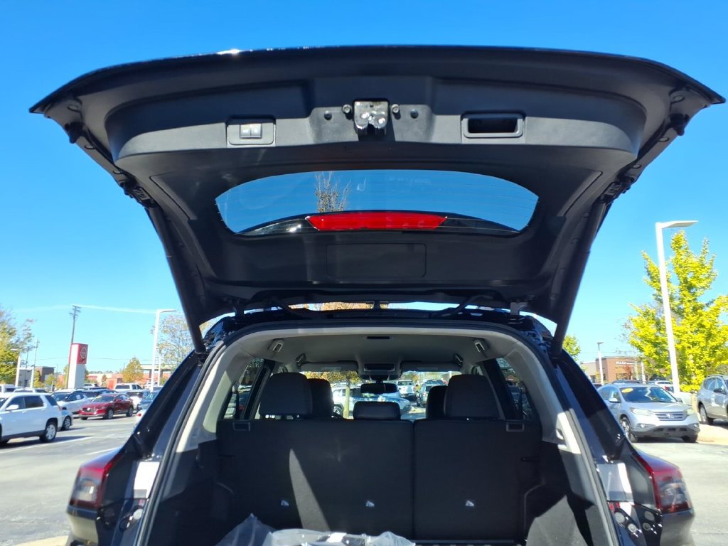 New 2027 Nissan Rogue SV w/ Rock Creek Premium Package AWD/4WD image 10