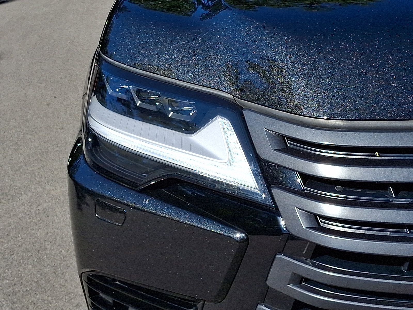 Certified 2023 Lexus LX 600 4WD w/ Appearance Package image 9