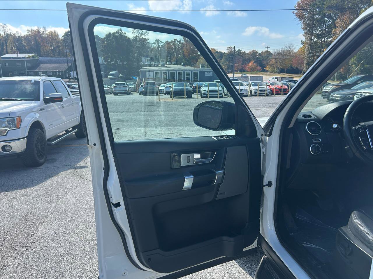 Used 2016 Land Rover LR4 HSE Silver Edition AWD/4WD image 9