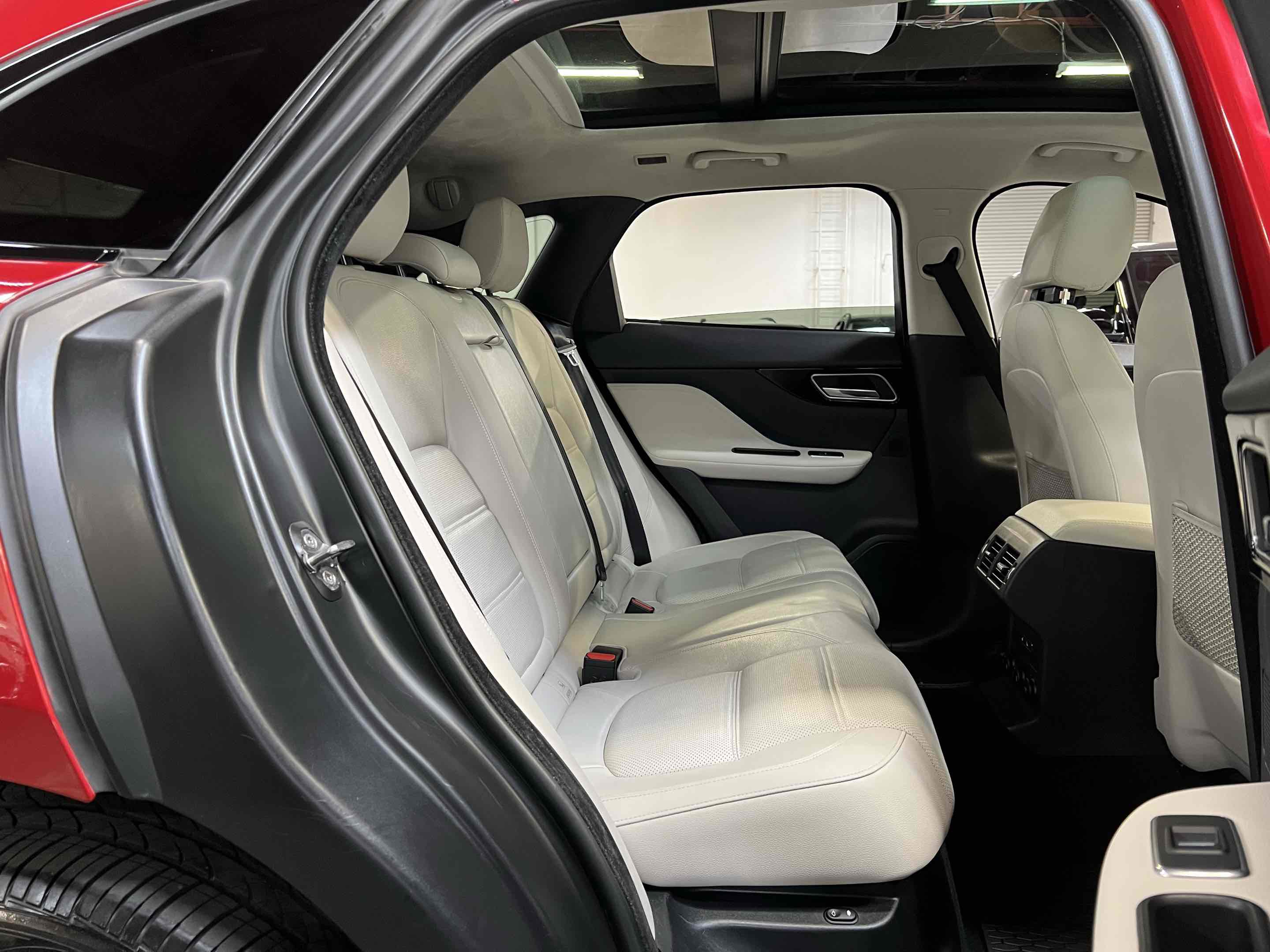 Used 2019 Jaguar F-PACE Prestige image 44