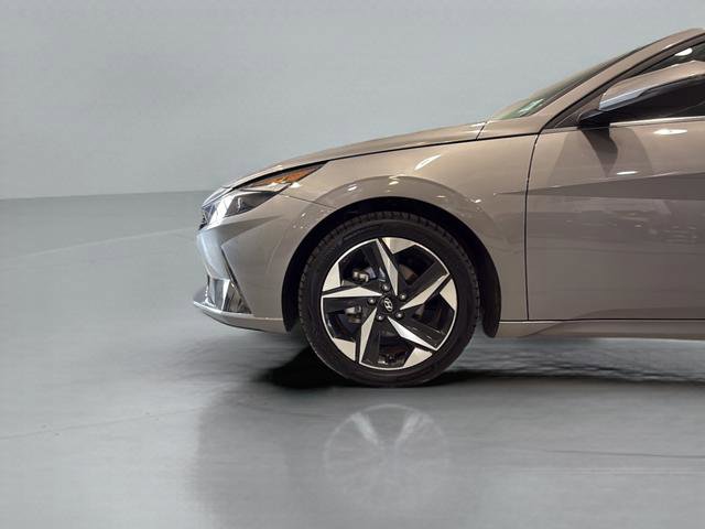 Used 2022 Hyundai Elantra SEL w/ Convenience + Premium Package image 21