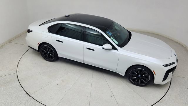 Used 2025 BMW 740i xDrive image 75