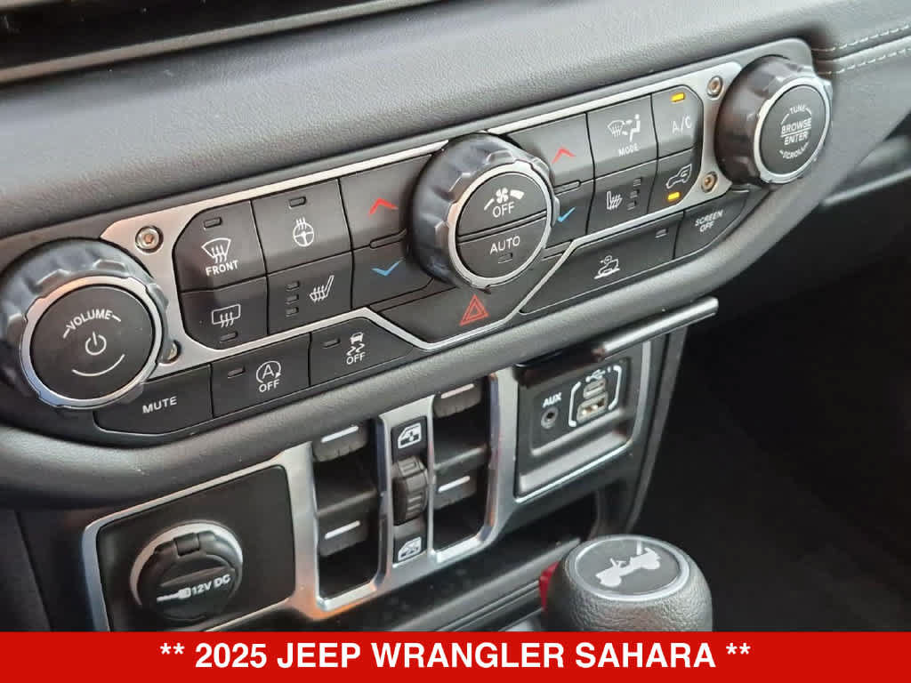 Used 2025 Jeep Wrangler Unlimited Sahara AWD/4WD image 29