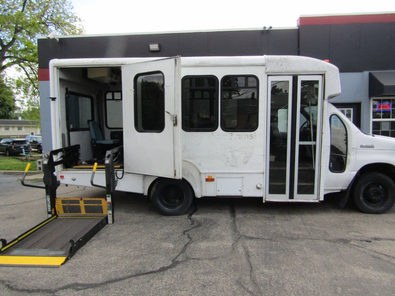 Used 2009 Ford E-350 and Econoline 350 Super Duty