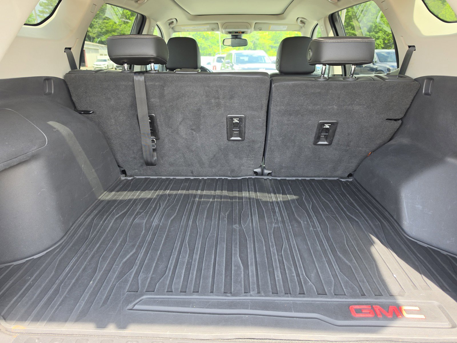 Used 2019 GMC Terrain Denali w/ Advanced Safety Package AWD/4WD image 15