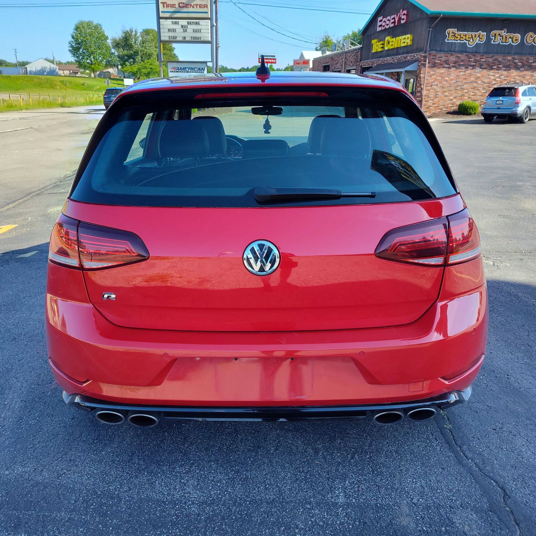 Used 2019 Volkswagen Golf 4-Door AWD/4WD image 4