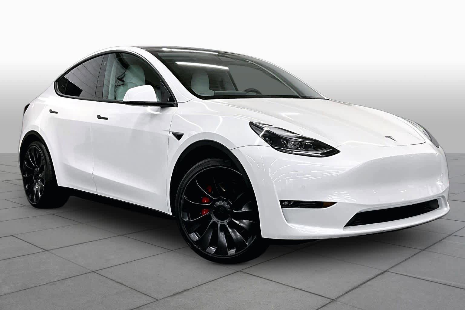 Used 2022 Tesla Model Y Performance image 2
