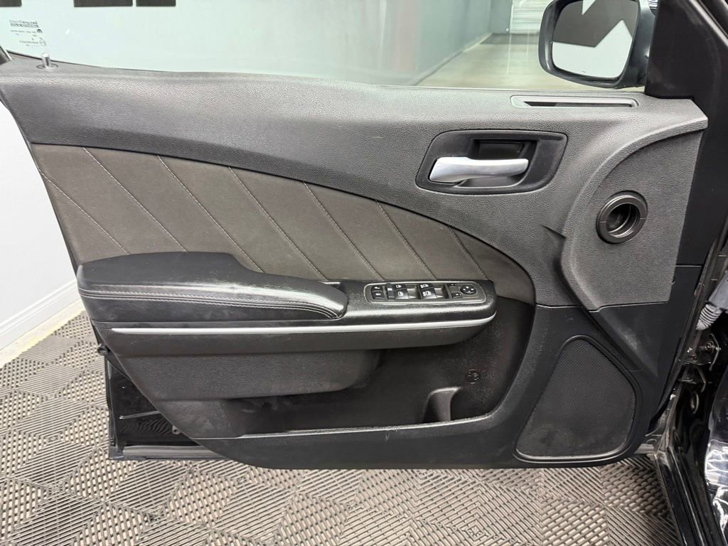 Used 2022 Dodge Charger SXT RWD image 36