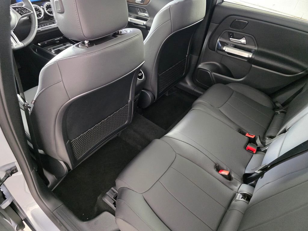 New 2026 Mercedes-Benz GLB 250 image 12