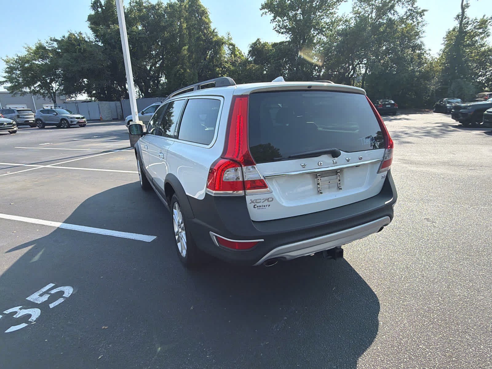 Used 2016 Volvo XC70 T5 Platinum w/ Protection Package FWD image 12