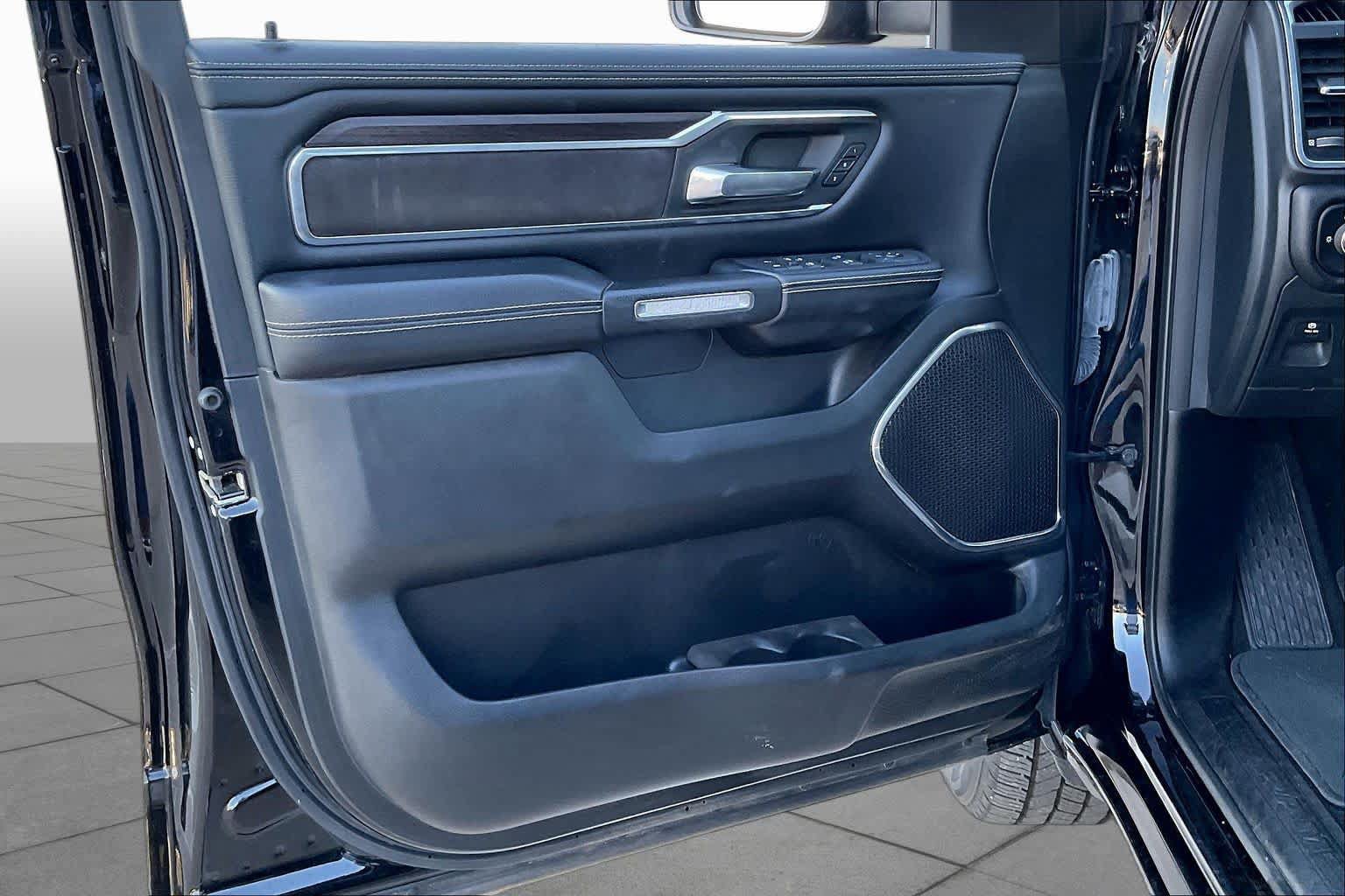 Used 2025 RAM 1500 Laramie AWD/4WD image 21