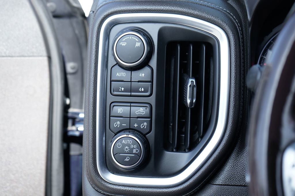 Used 2019 Chevrolet Silverado 1500 LTZ w/ LTZ Plus Package AWD/4WD image 21