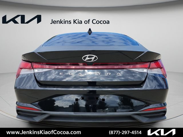 Used 2021 Hyundai Elantra SEL FWD image 6