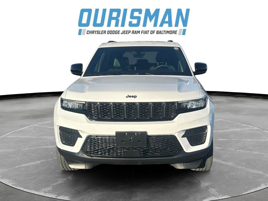 Used 2023 Jeep Grand Cherokee Altitude image 8