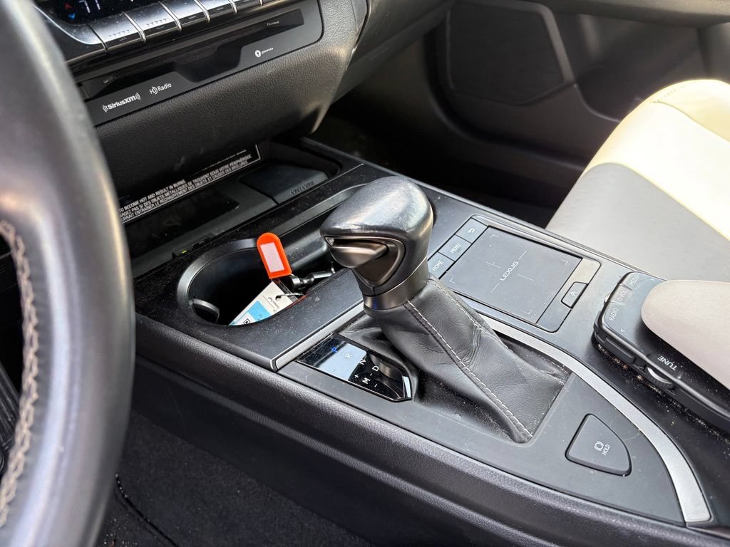 Used 2022 Lexus UX 200 w/ Accessory Package (Z1) FWD image 19