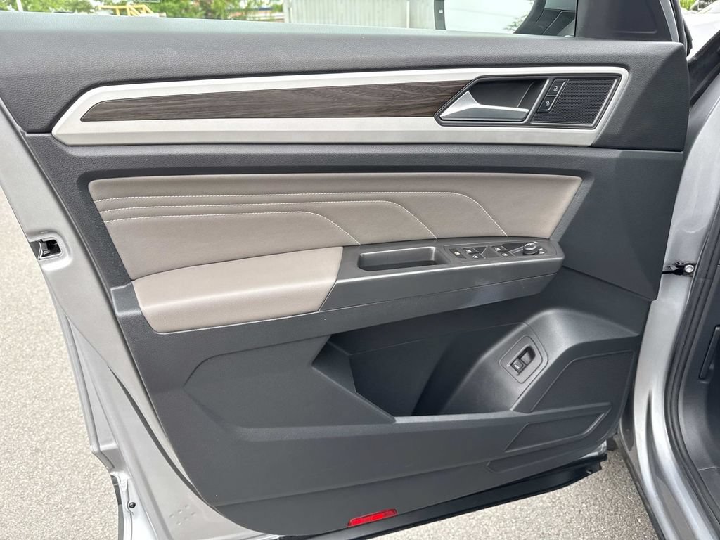 Used 2023 Volkswagen Atlas SE AWD/4WD image 9