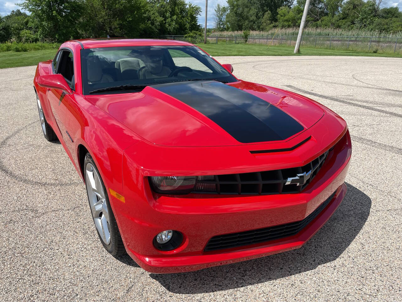 Used 2010 Chevrolet Camaro SS w/ LPO, Ground Effects Package RWD image 85