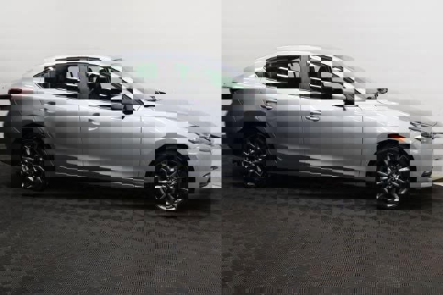 Used 2018 MAZDA MAZDA3 Touring image 3