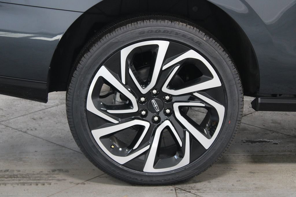 New 2026 Lincoln Navigator Reserve image 15