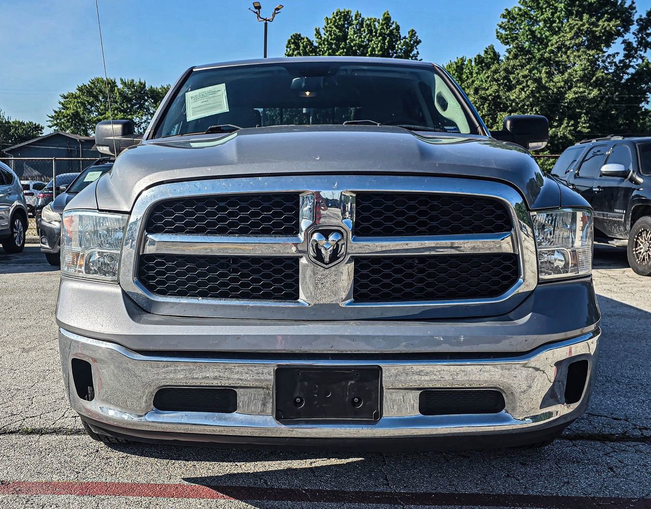 Used 2019 RAM 1500 Classic SLT w/ Luxury Group AWD/4WD image 2