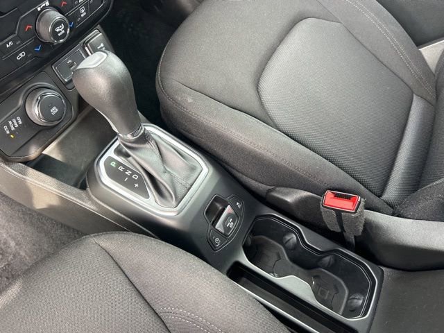 Used 2023 Jeep Renegade Latitude AWD/4WD image 26