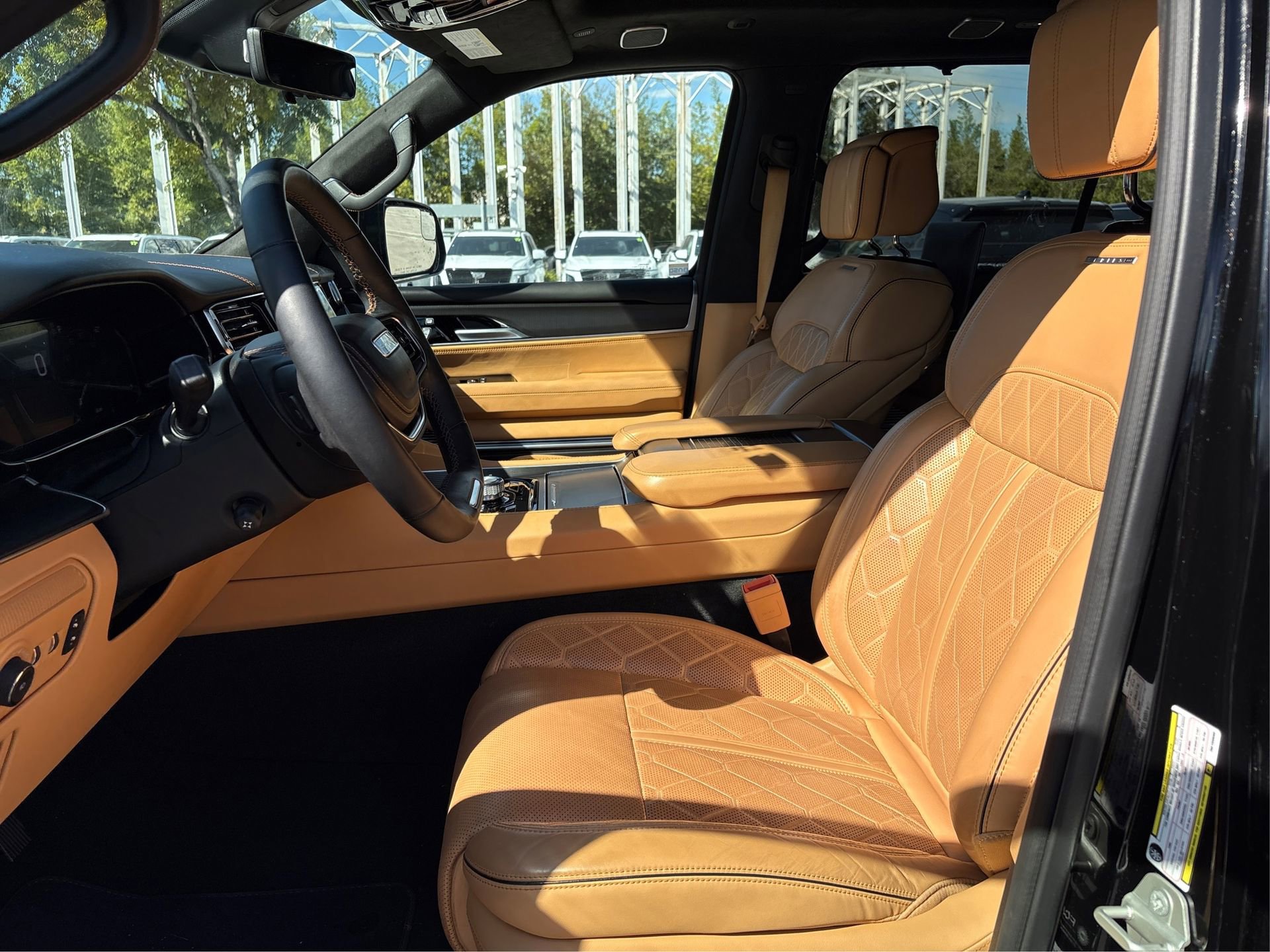 Used 2024 Jeep Grand Wagoneer Series III w/ Rear Seat Video Group 1 image 9