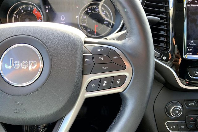 Used 2019 Jeep Cherokee Limited w/ Luxury Group AWD/4WD image 18