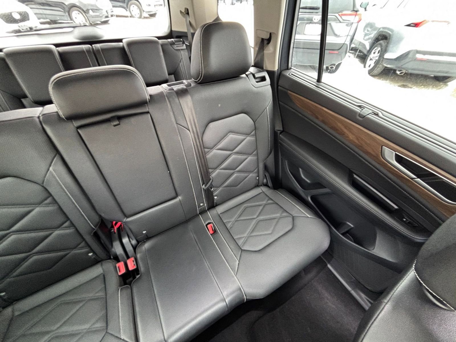 Used 2025 Volkswagen Atlas SE image 38