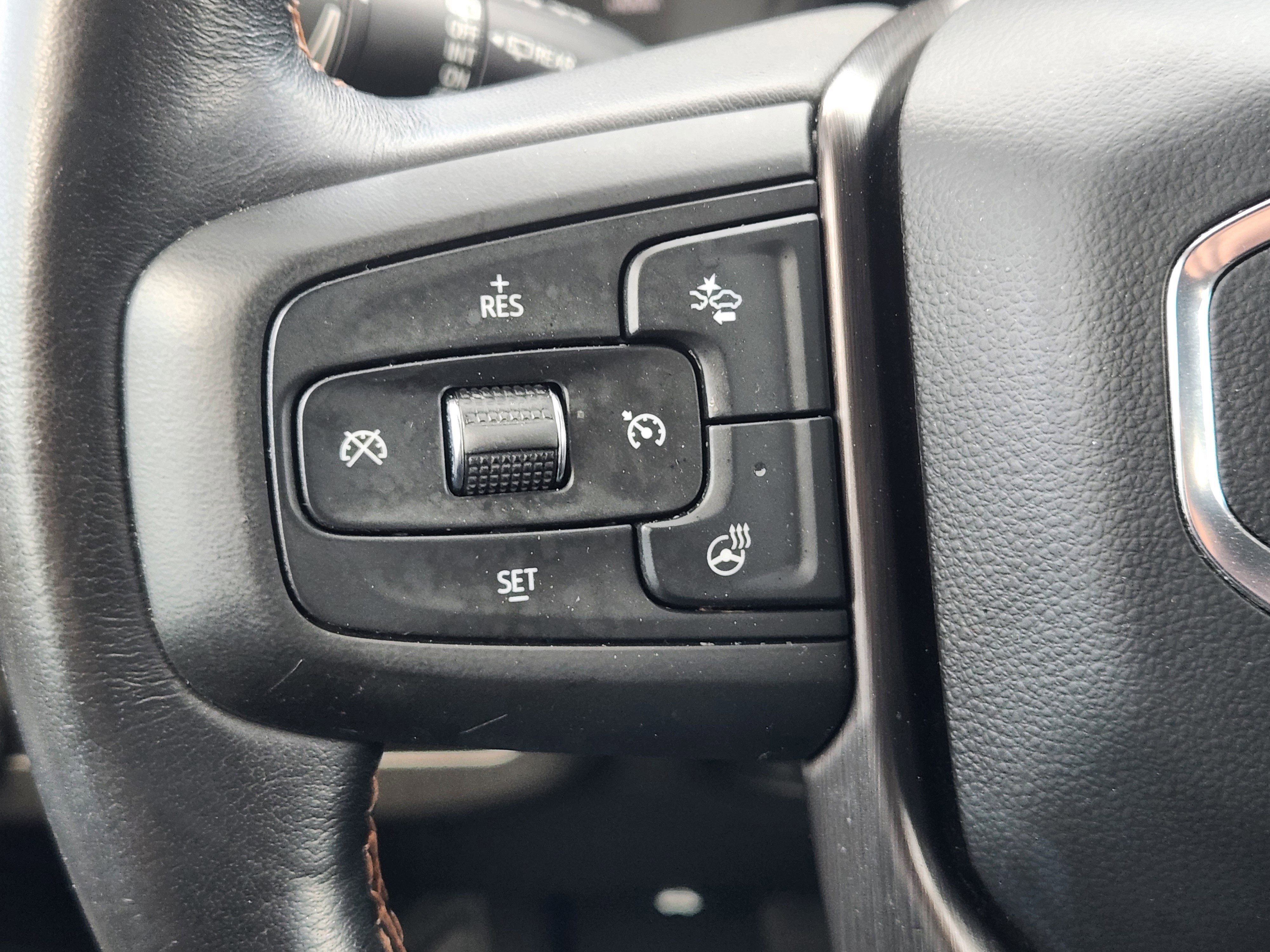 Used 2021 GMC Yukon AT4 w/ AT4 Premium Package image 29