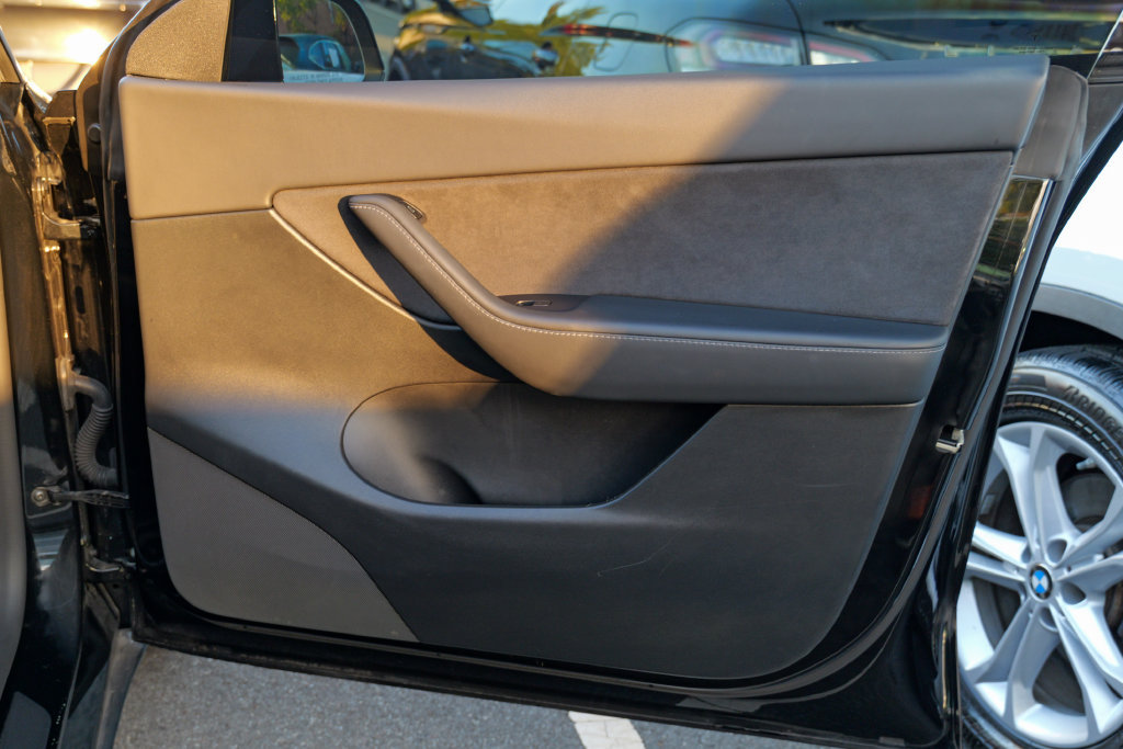 Used 2022 Tesla Model Y Performance AWD/4WD image 32