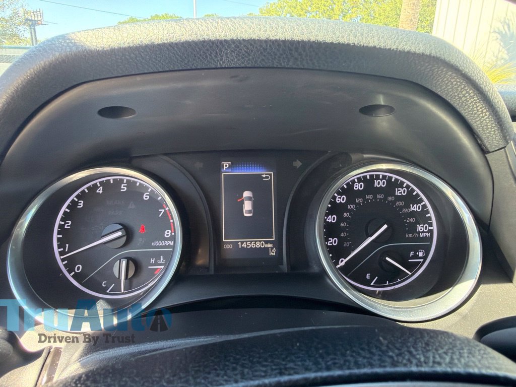 Used 2018 Toyota Camry LE FWD image 11
