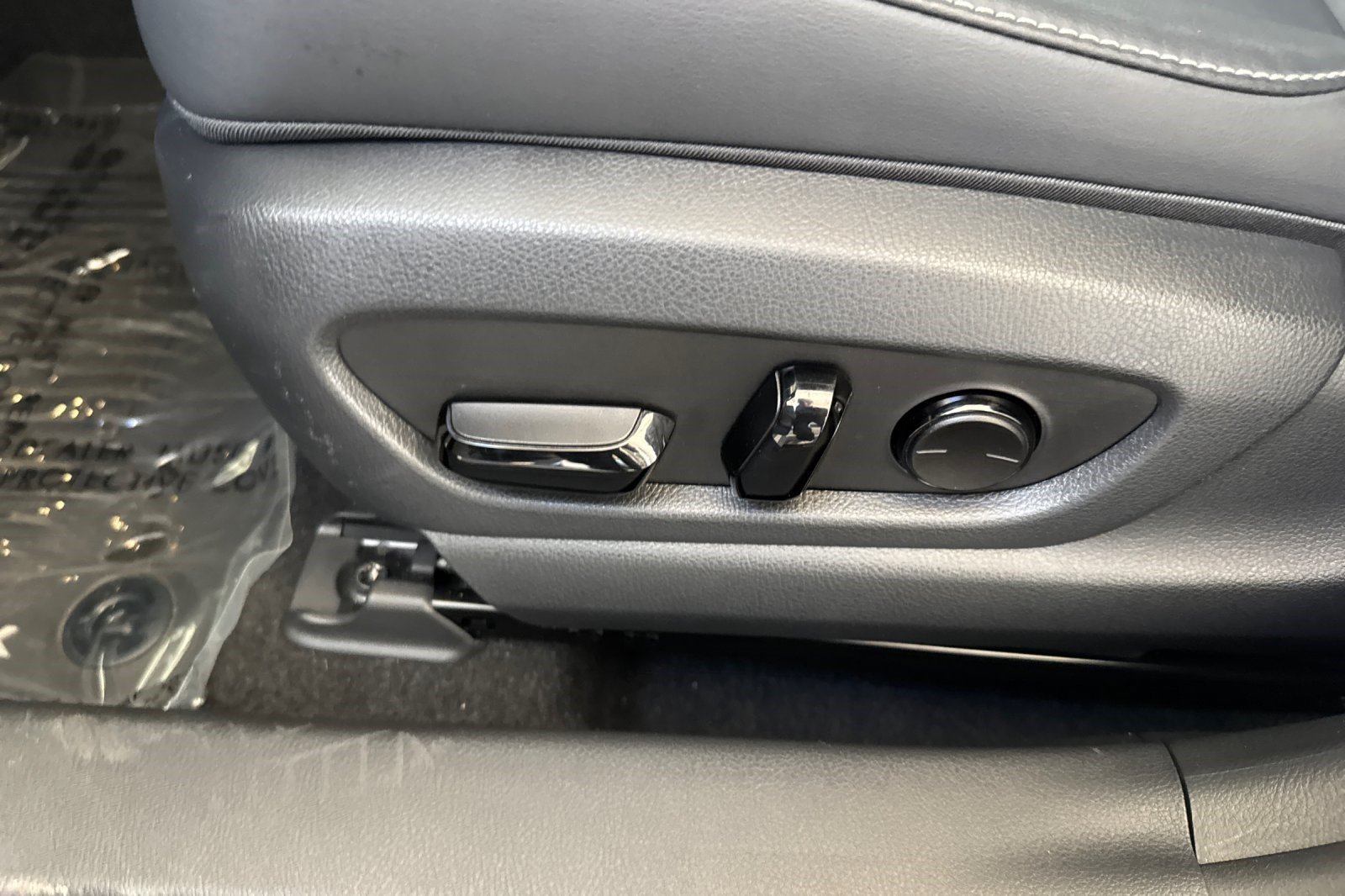 Certified 2023 Lexus UX 250h FWD w/ Accessory Package (Z2) image 14
