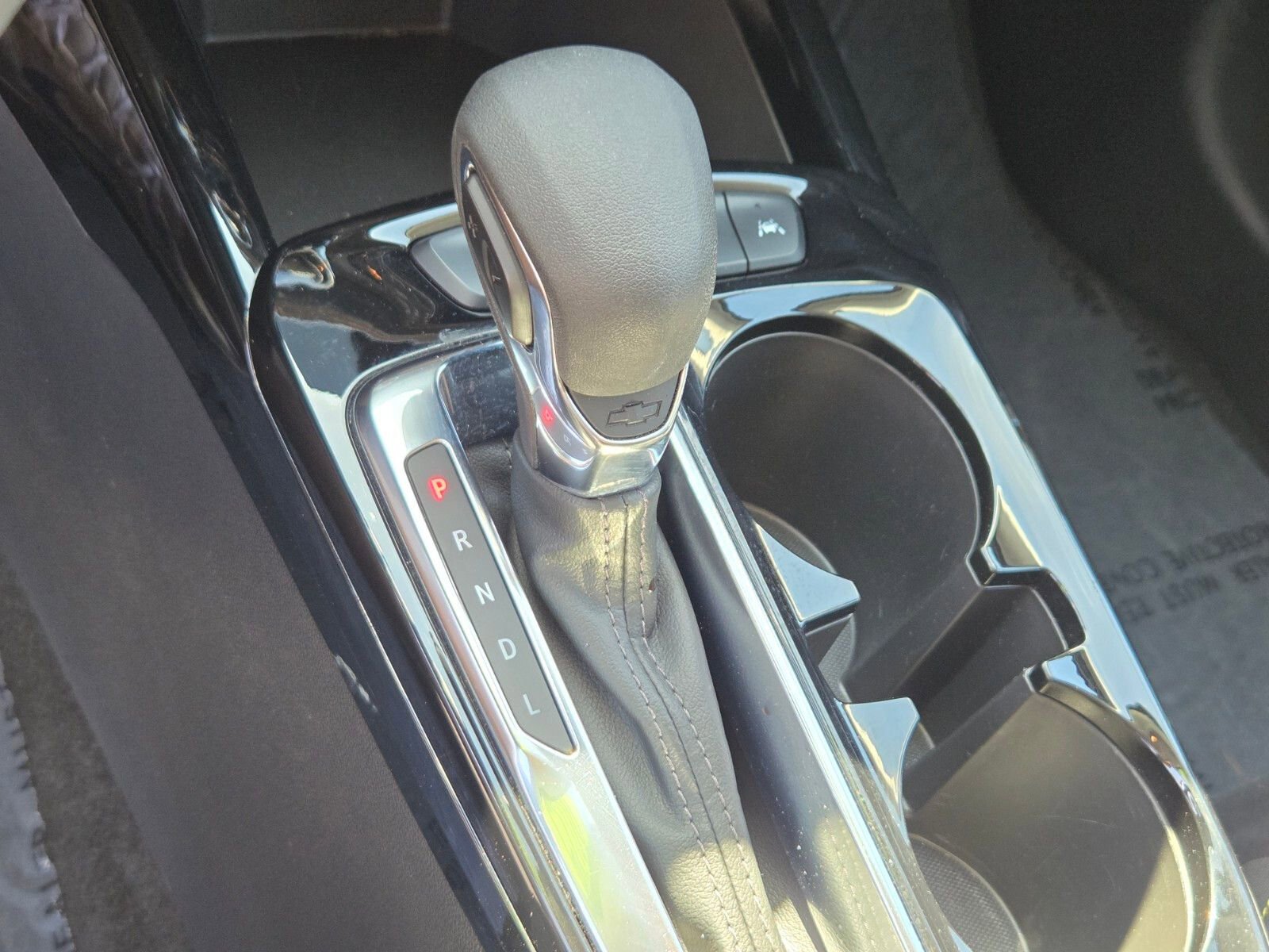 Used 2025 Chevrolet Trax LT FWD image 23