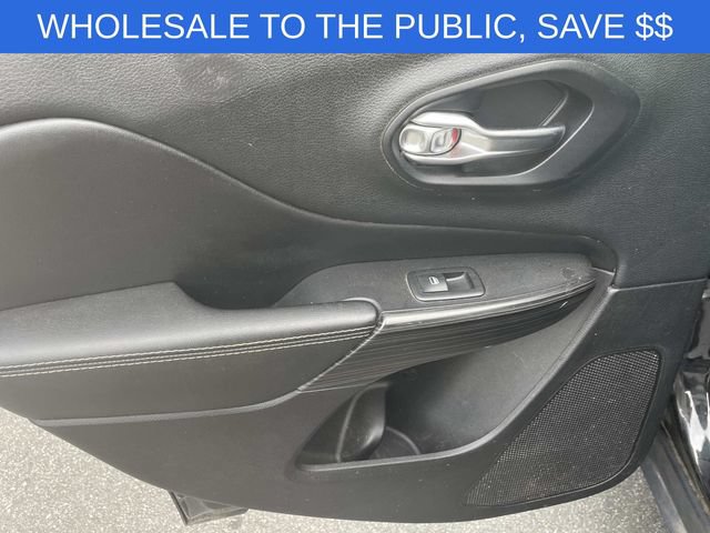 Used 2014 Jeep Cherokee Limited w/ Luxury Group FWD image 11