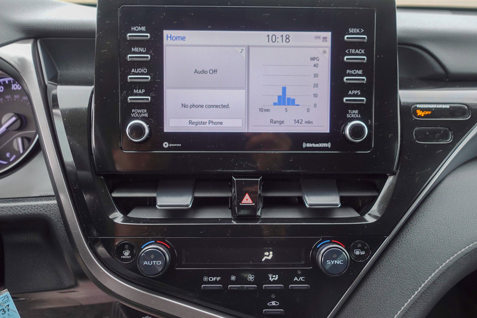 Used 2022 Toyota Camry SE image 17