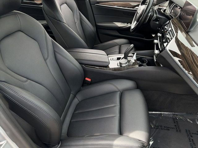 Used 2019 BMW 530e w/ Convenience Package image 11