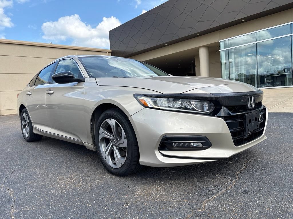 Used 2018 Honda Accord EX image 3
