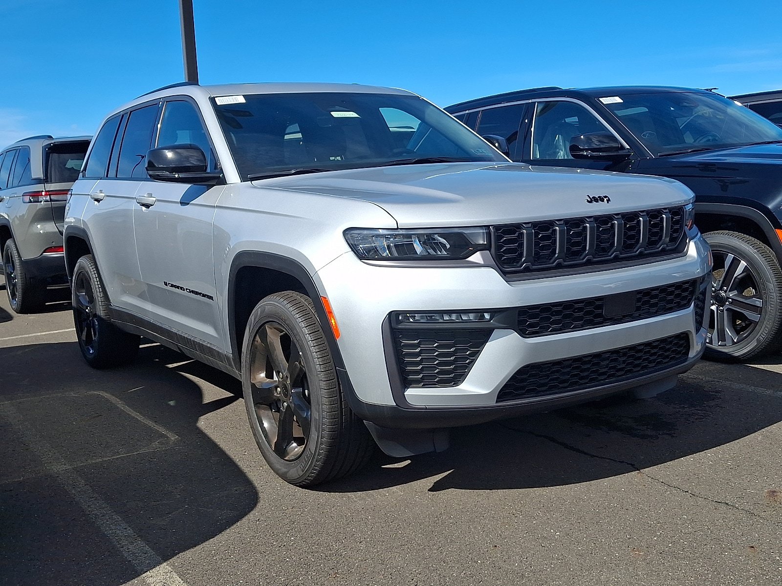 New 2026 Jeep Grand Cherokee Limited w/ Limited Altitude Package