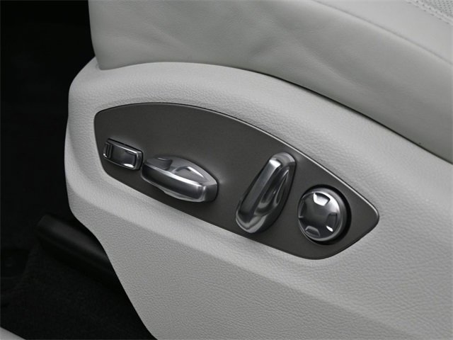 New 2026 Porsche Macan image 15