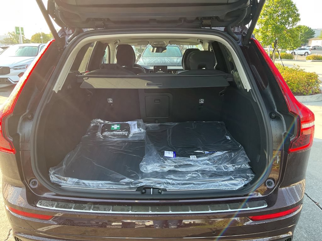 New 2026 Volvo XC60 B5 Plus w/ Protection Package Premier AWD/4WD image 10