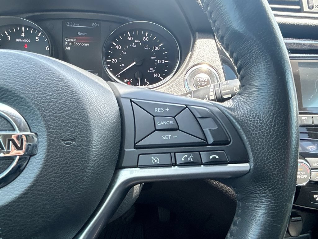 Used 2017 Nissan Rogue SV FWD image 24