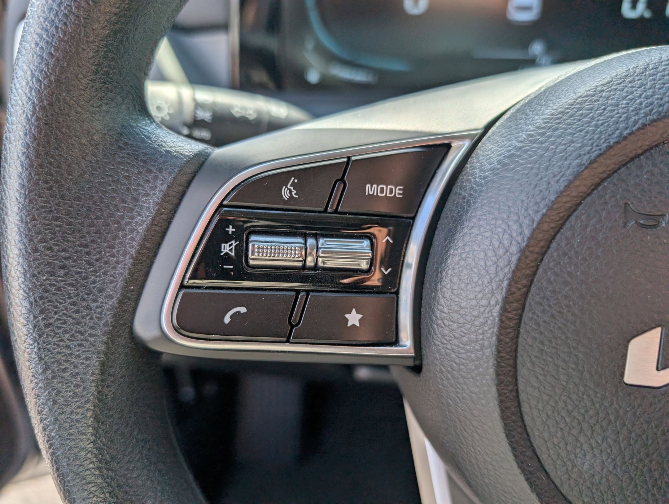 Certified 2025 Kia Seltos LX AWD/4WD image 16