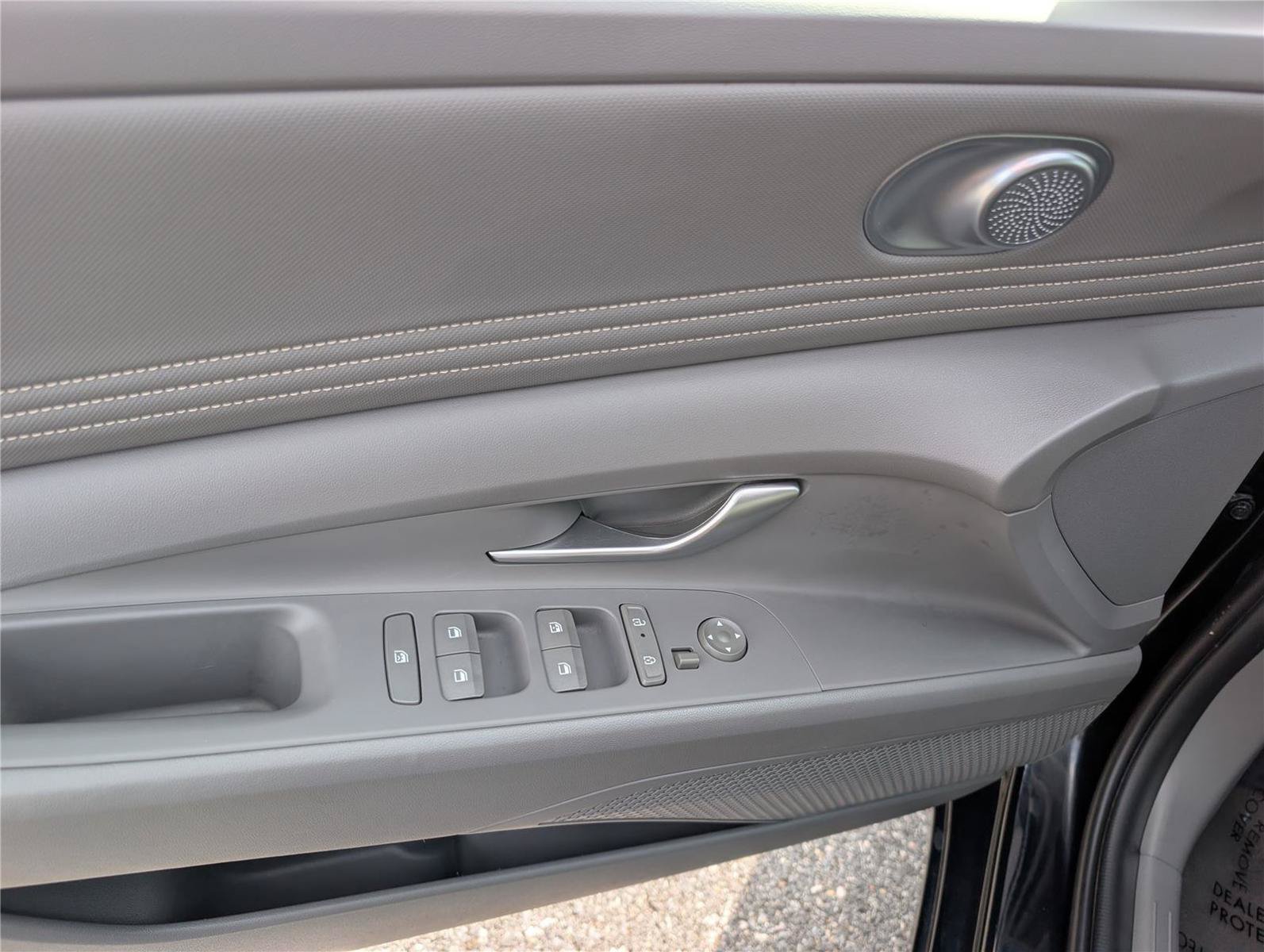 Used 2024 Hyundai Elantra SEL w/ Convenience Package FWD image 17
