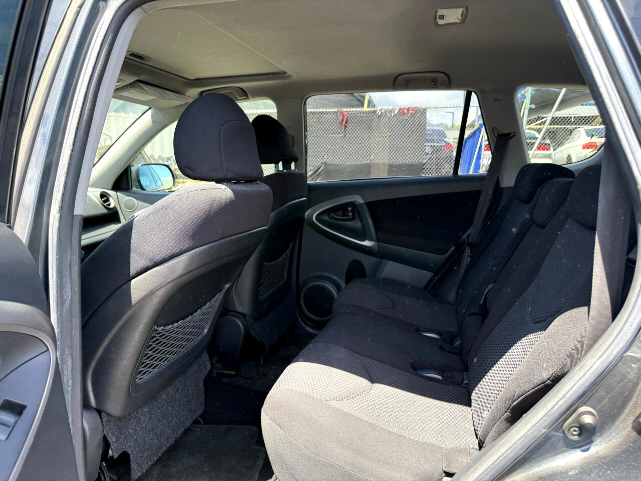 Used 2017 Nissan Pathfinder SV image 16