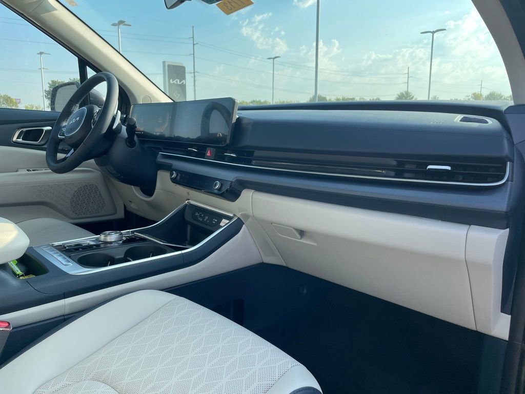 New 2026 Kia Carnival EX image 30